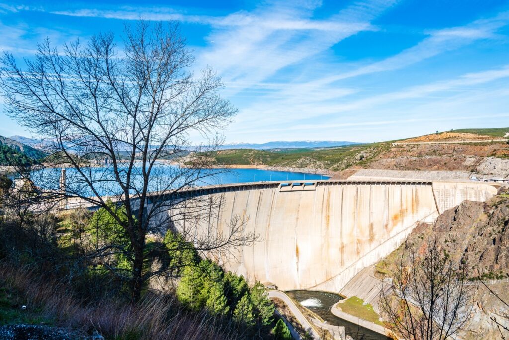 Construction barrages hydroélectriques France